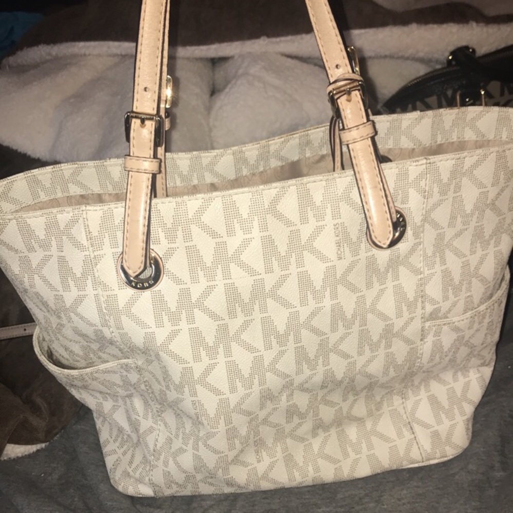 Micheal Kors Bag - Picture 1 of 1